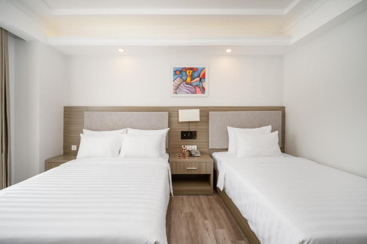 Royal Beach Hotel Дананг Экстерьер фото